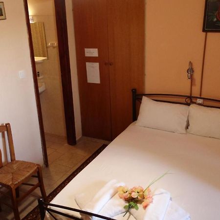 Akrotainaritis Rooms เจโรลิเมนาส ภายนอก รูปภาพ